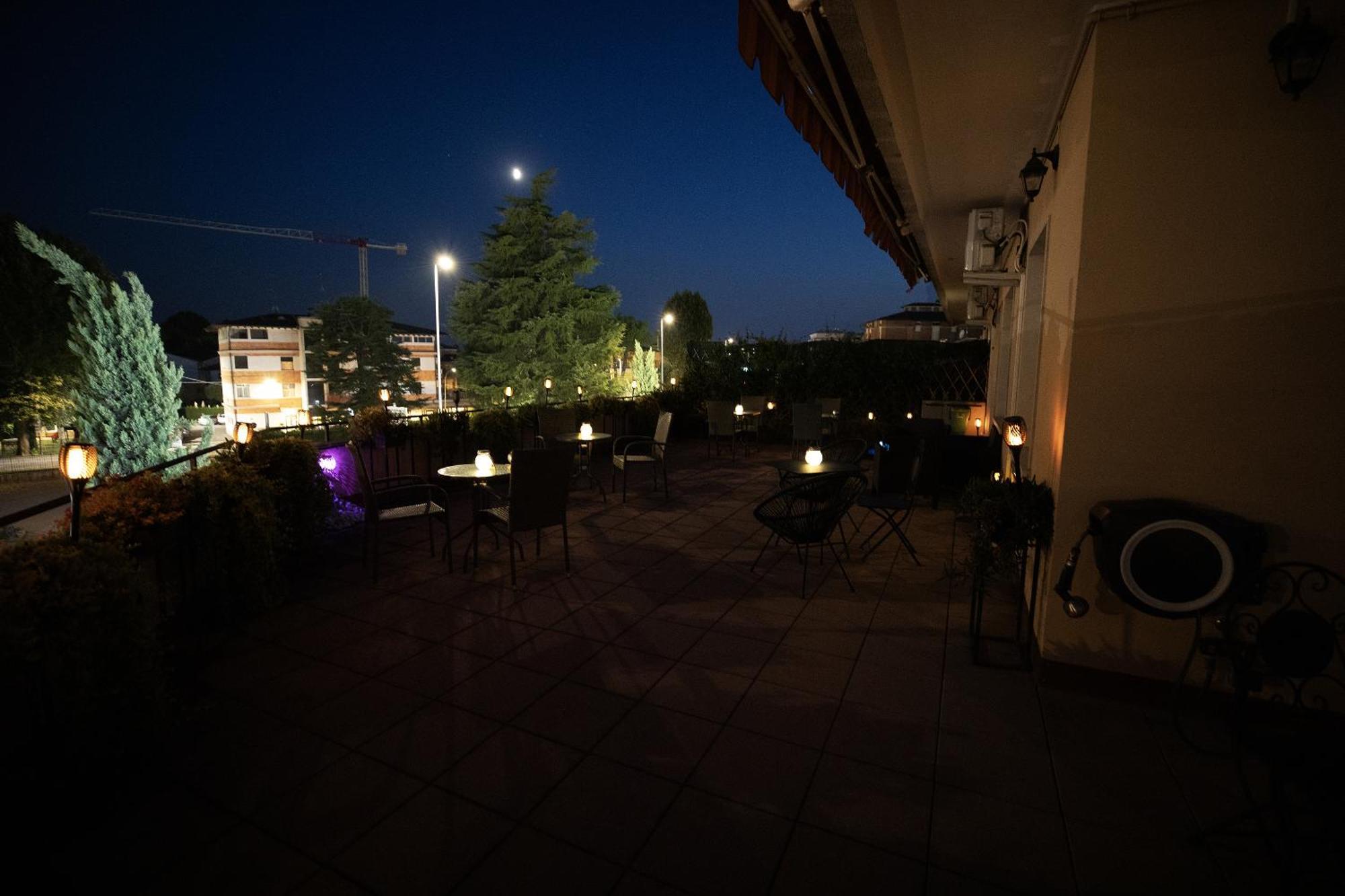 Bru Rooms เปสเคียรา เดล การ์ดา ภายนอก รูปภาพ