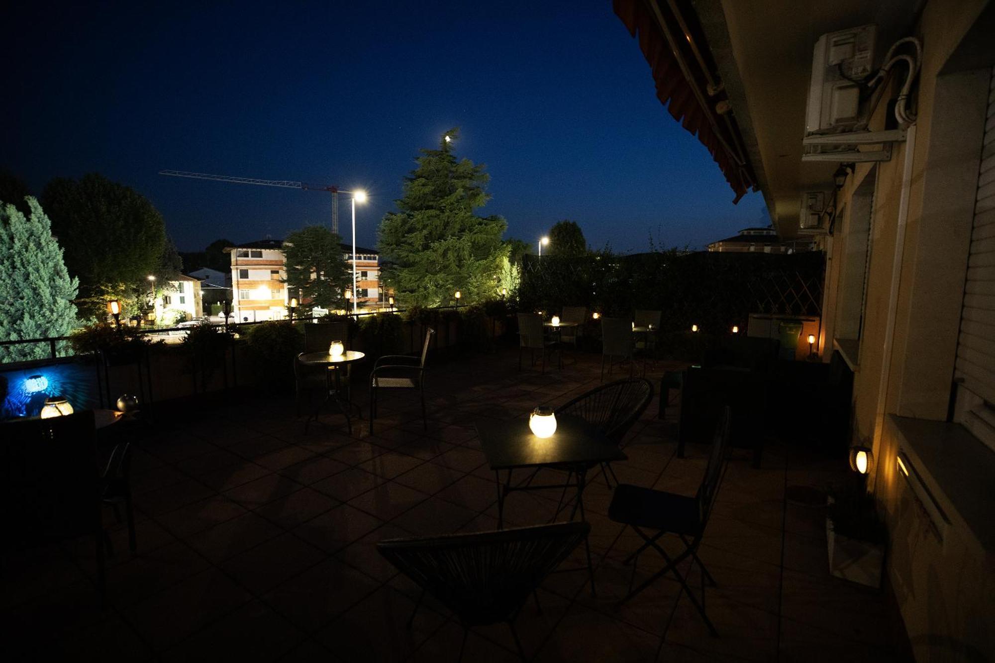 Bru Rooms เปสเคียรา เดล การ์ดา ภายนอก รูปภาพ