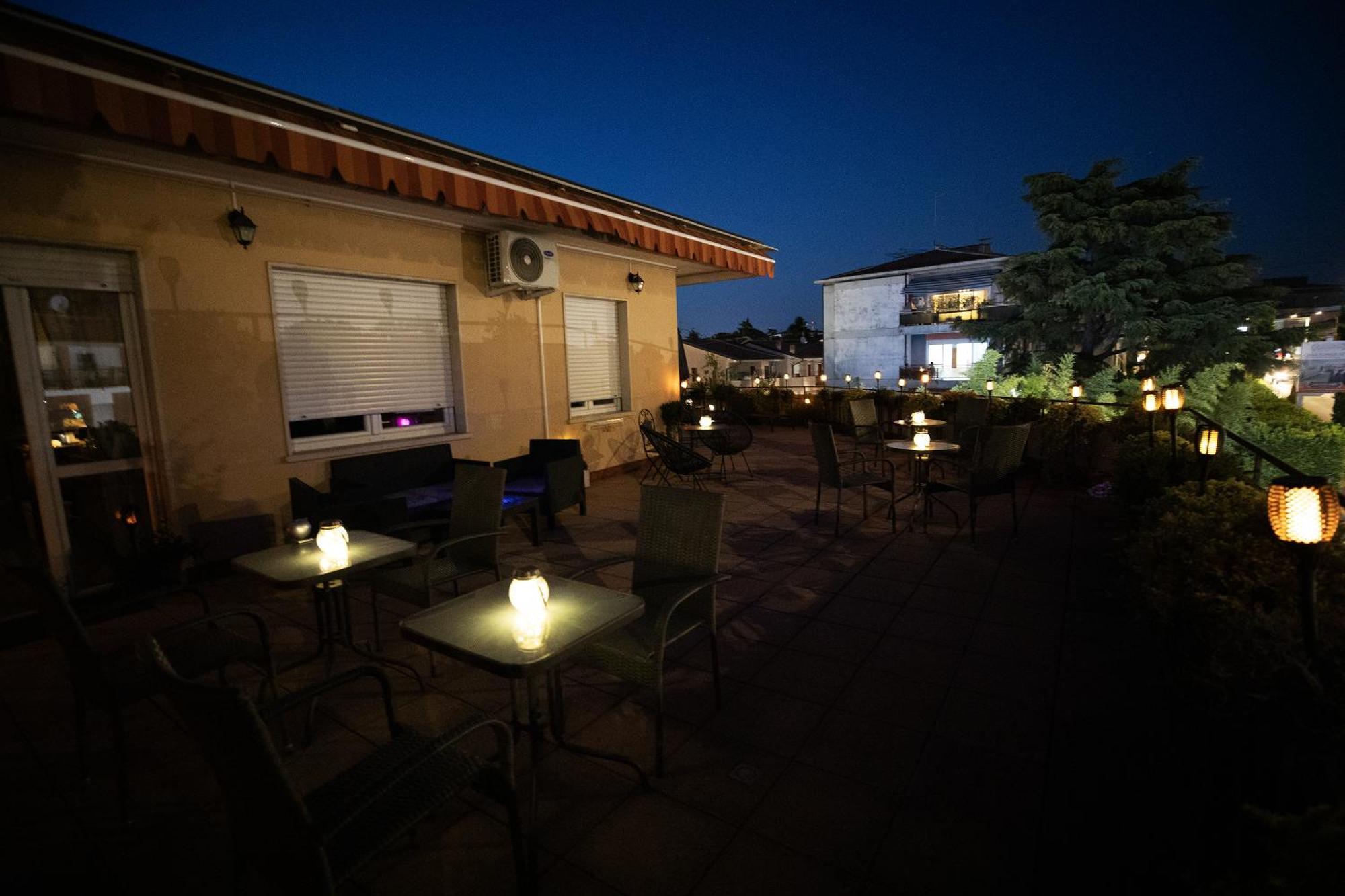 Bru Rooms เปสเคียรา เดล การ์ดา ภายนอก รูปภาพ
