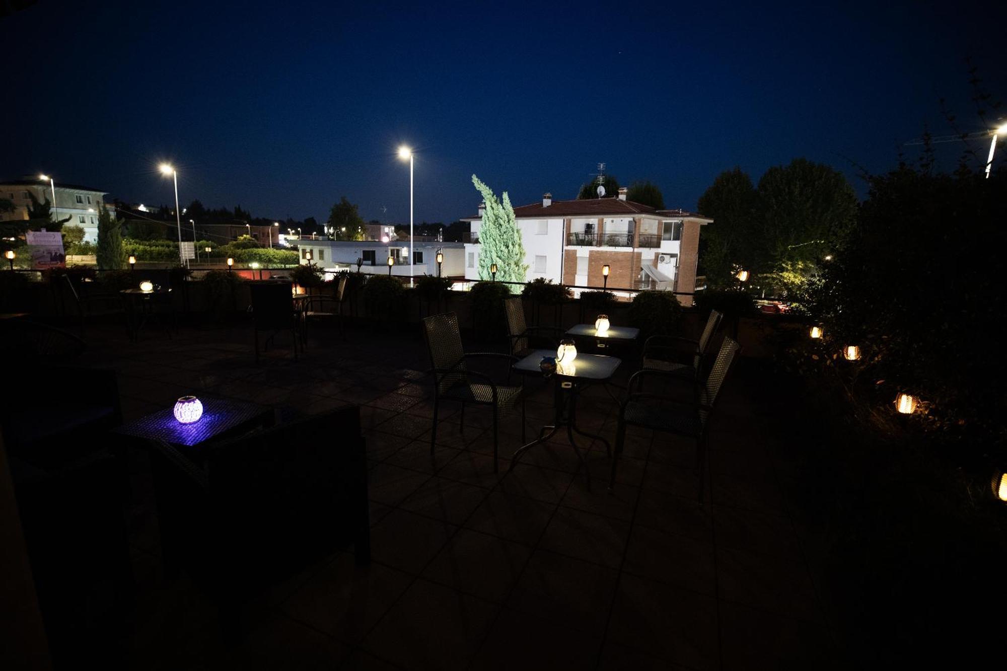 Bru Rooms เปสเคียรา เดล การ์ดา ภายนอก รูปภาพ